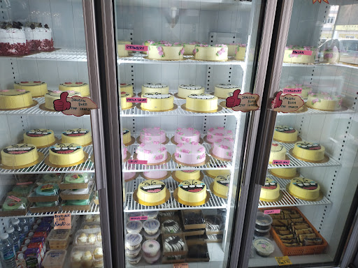 MASKOT TELUK INTAN CAKE HOUSE