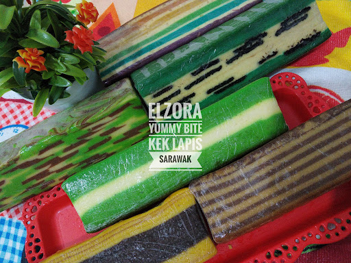 Kek Lapis Sarawak Layersbite
