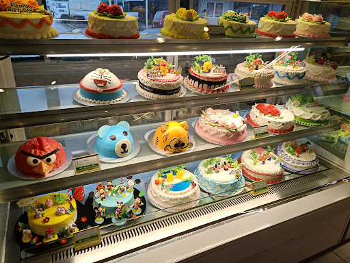 Novelty Cafe and Cake House