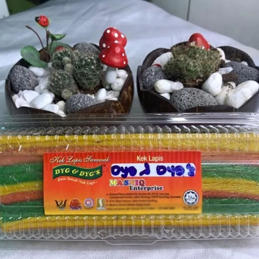 KEK LAPIS SARAWAK DYG & DYG'S
