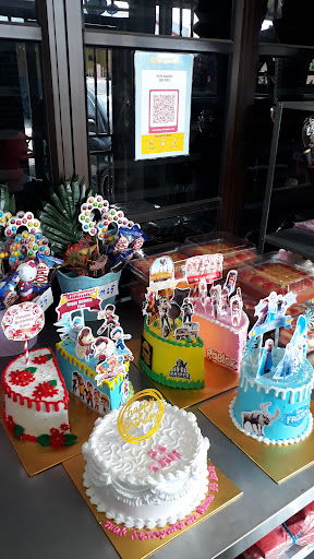 Kzee Bakery (Kek,Roti dan Kuih Tradisional)