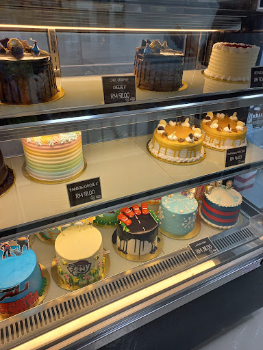 Kedai kek tongkang pechah @D'Honey Bakery Batu Pahat