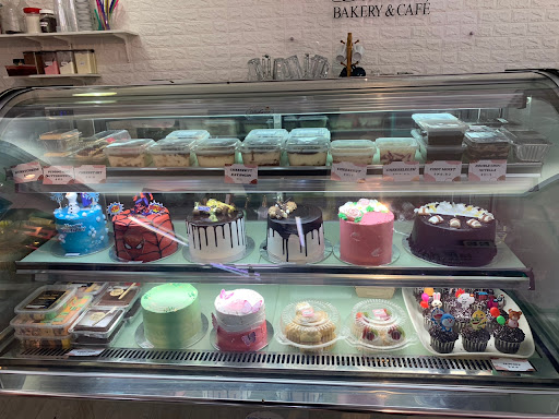 Dihana Bakery & Cafe