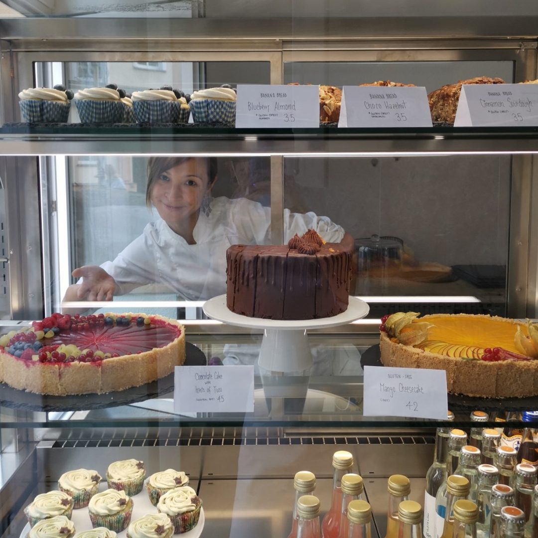 sakura bakery cake